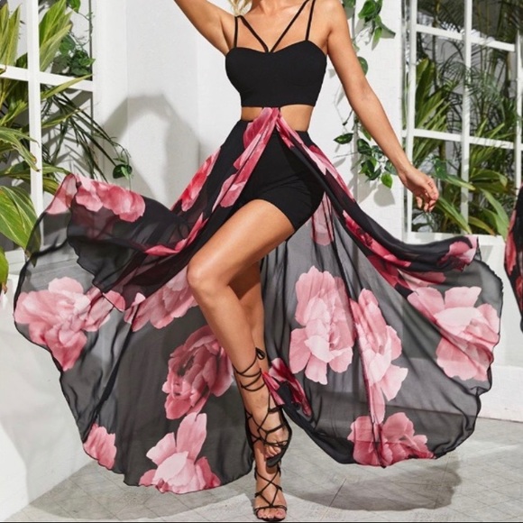 Flowing dress - Picture 2 of 2